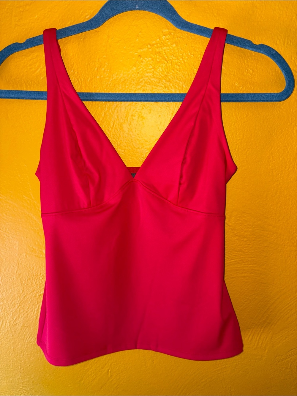 Wild Fable Bright Red NWT V-Neck XS Sleeveless Tank Top Ultra Smooth & Slimming